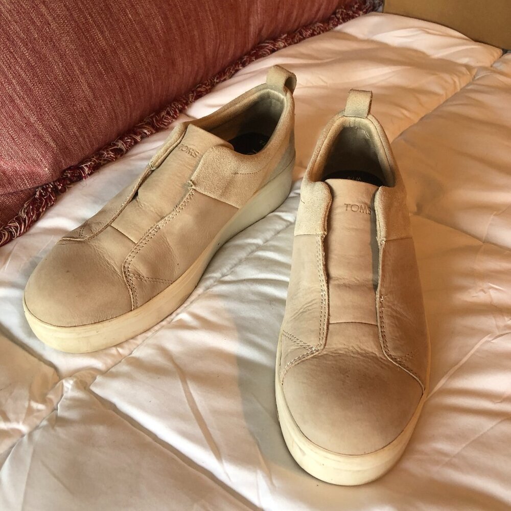 LAST CHANCE - Toms - Cream Suede & Leather Sneakers - 7.5